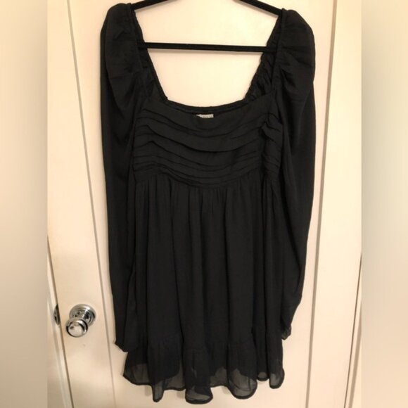 Abercrombie & Fitch Dresses & Skirts - NWT Abercrombie Long Sleeve Black Ruched Babydoll Mini Dress (L tall)